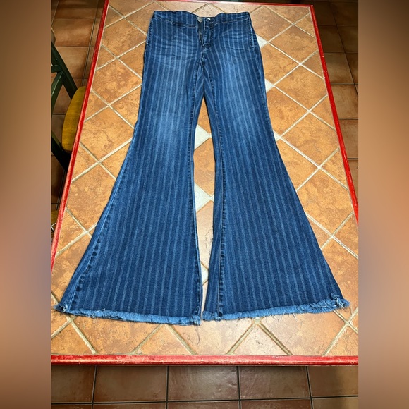 Uniq By Litz Striped Pattern Flared Denim - Picture 6 of 16